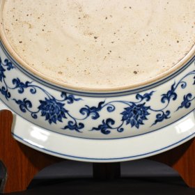 明永乐青花折枝绶带琵琶纹折沿盘 7*44厘米