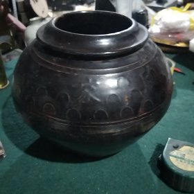 勤俭持家厉行节约陶瓷坛子