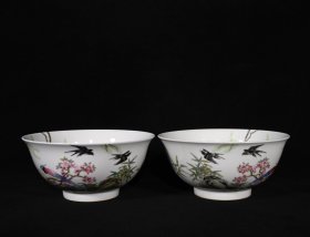 旧藏 清雍正珐琅彩柳树春燕纹碗一对 高7.3×15.5厘米