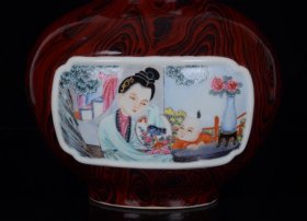 清乾隆木纹釉开窗珐琅彩山水人物图扁葫芦瓶 28.5x18