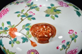 瓷器 清乾隆粉彩花卉纹虎头瓶 20*20厘米