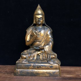 纯铜佛像，高23厘米，宽14厘米，重3130克，