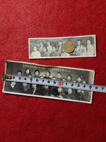 老照片：包头市胜利路民校初级第四班毕业师生合影，1957年11月30日，（内蒙的）。两张合售。