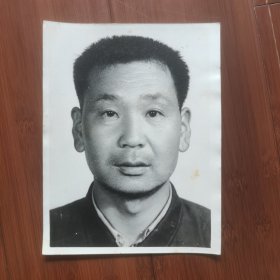 80年代黑白人像照片，20x16cm。