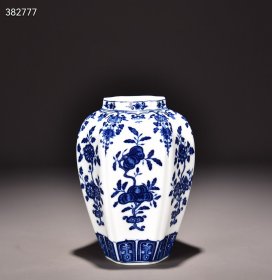 旧藏大清乾隆青花折枝瓜果花卉纹罐！