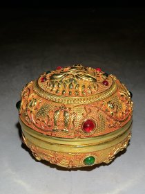 旧藏,银鎏金缠枝莲莲花观音盖罐一只。镶嵌宝石。