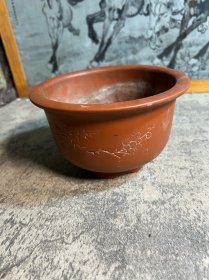 70年代，宜兴模刻小紫砂花盆一只y