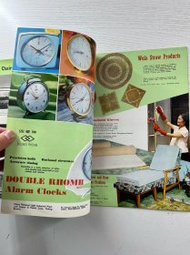 中国对外贸易（China’s Foreign Trade）1977年第4期杂志。该杂志作为反映中国对外经济贸易情况的刊物，此期封面展现了身着工装的人物，背景是工业设施，可能意在体现当时中国工业生产及对外贸易中工业产品相关的情况，对于研究20世纪70年代中国外贸发展、工业生产面貌等具有一定的史料价值（8开）正版如图、内页干净