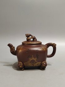 老珍藏，《徐漢棠製》底款，描金老紫砂壶一把，包浆自然，保存完整，收藏的佳品。