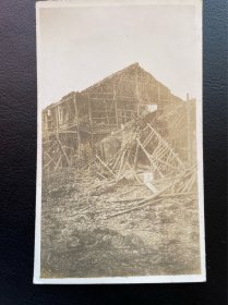 民国日军轰炸武汉废墟照片。长11厘米，宽6.5厘米。满百包邮