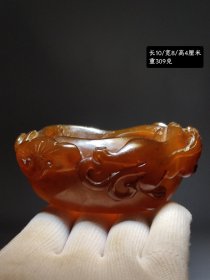 珍藏古代文房精品·老玛瑙笔洗，整料俏色巧雕，随形雕刻瑞兽图案