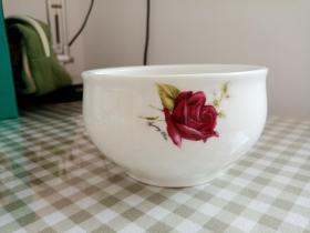 福建德化瓷万利达白瓷玫瑰碗一个，出口韩国商品，全品。