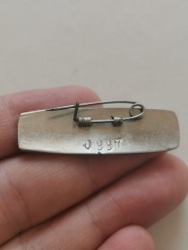 老徽章，南京特种器件厂厂徽 铜珐琅，尺寸:4*1.3cm，品如图。