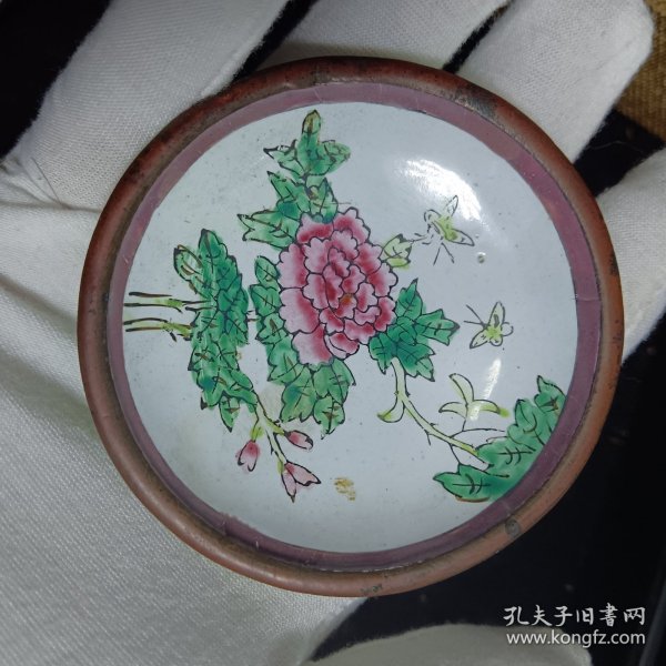 牡丹花蝶纹景泰蓝下笔洗。品质品相尺寸如图。