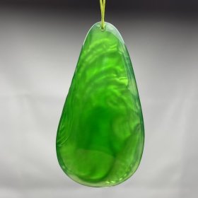 龙石种翡翠挂件，重47克