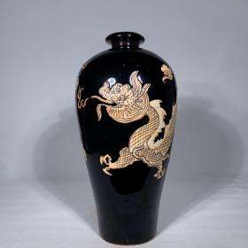 宋吉州窑刻龙纹梅瓶，高31直径14.5cm