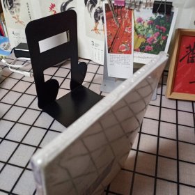 《极简中国工艺美术史》【未拆封。正版现货，品好如图】
