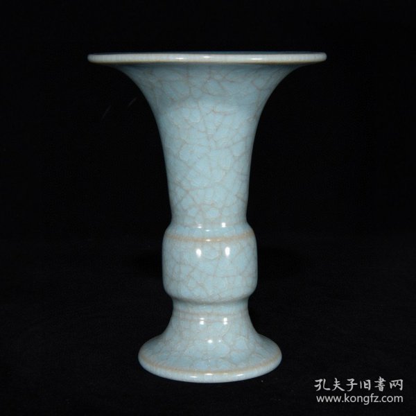 汝窑冰裂纹花觚,15×11厘米