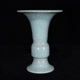 汝窑冰裂纹花觚,15×11厘米