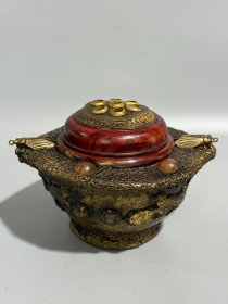旧藏老葫芦漆雕一鸣惊人蛐蛐罐 尺寸：高:11宽：16厘米 重量：405克