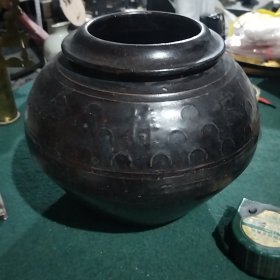勤俭持家厉行节约陶瓷坛子