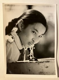 八十年代摄影作品原版银盐一张