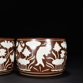 明宣德紫金釉留白鱼藻纹蛐蛐罐 高9.5厘米 宽13.5厘米