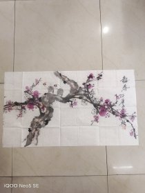 国画《报春》一幅，作者：何仕举，师从白石门人，写意写实相结合，动静皆宜！花朵晕染自然，层次分明，三只小鸟栩栩如生，非常可爱，值得收藏！