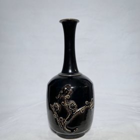 瓷瓶：定窑梅花长颈瓶，高29直径13cm