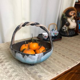 日本九谷松月陶胎手工拉胎金银饰面提梁果子器