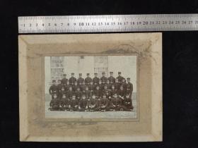 清末老照片  日俄战争时期日军士兵合照  硬纸板装裱