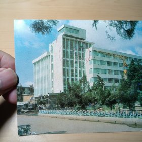 明信片–昆明工学院 基础课楼（1985年12月，写给北京工业学院32831班 黎斌）