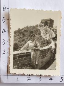 1983年美女皮包长城照片(成都科技大学美女相册)
