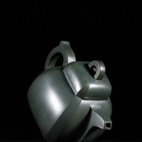 四方平角紫砂壶款识:李昌鸿 当代名家高 12×14.8cm