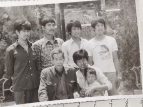 70年代末陈家一家人合影照片(陈代前、陈代康、陈代平、陈代芬、陈新国)