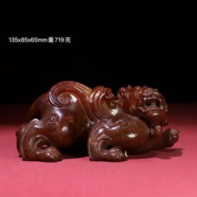 旧藏和田玉 白玉满红沁瑞兽小摆件