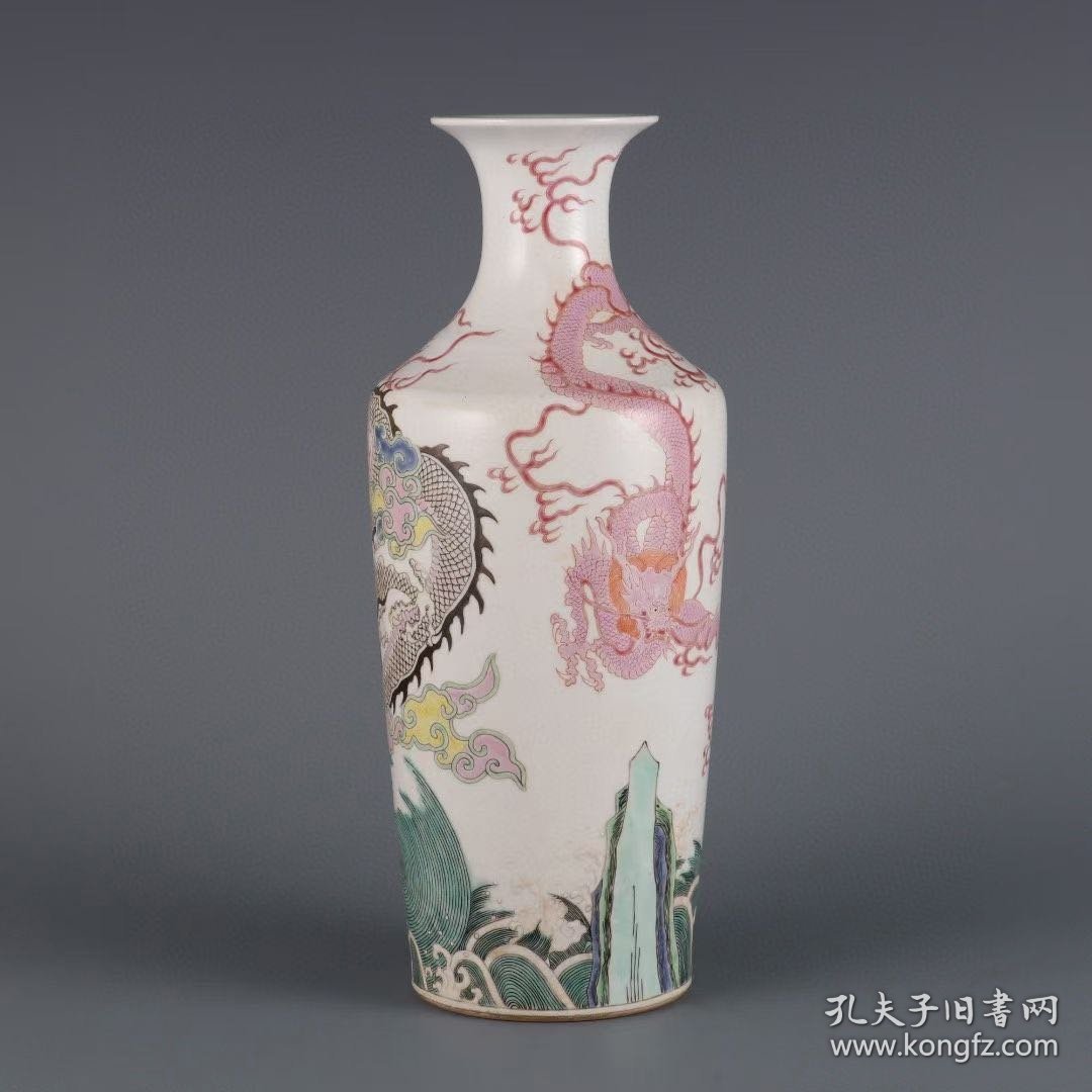 清雍正年制粉彩江崖海水云龙纹观音瓶         尺寸:高度27.5㎝口径6.8㎝