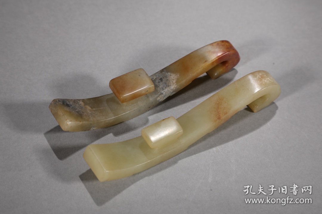 清 和田玉螭龙带钩一对