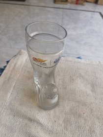 中国足协超级联赛合作者哈尔滨啤酒的足球奖杯