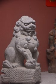 明代工，看家护院～青石【迎门狮】，不议价 尺寸：高98厘米底座宽35厘米 长52厘米