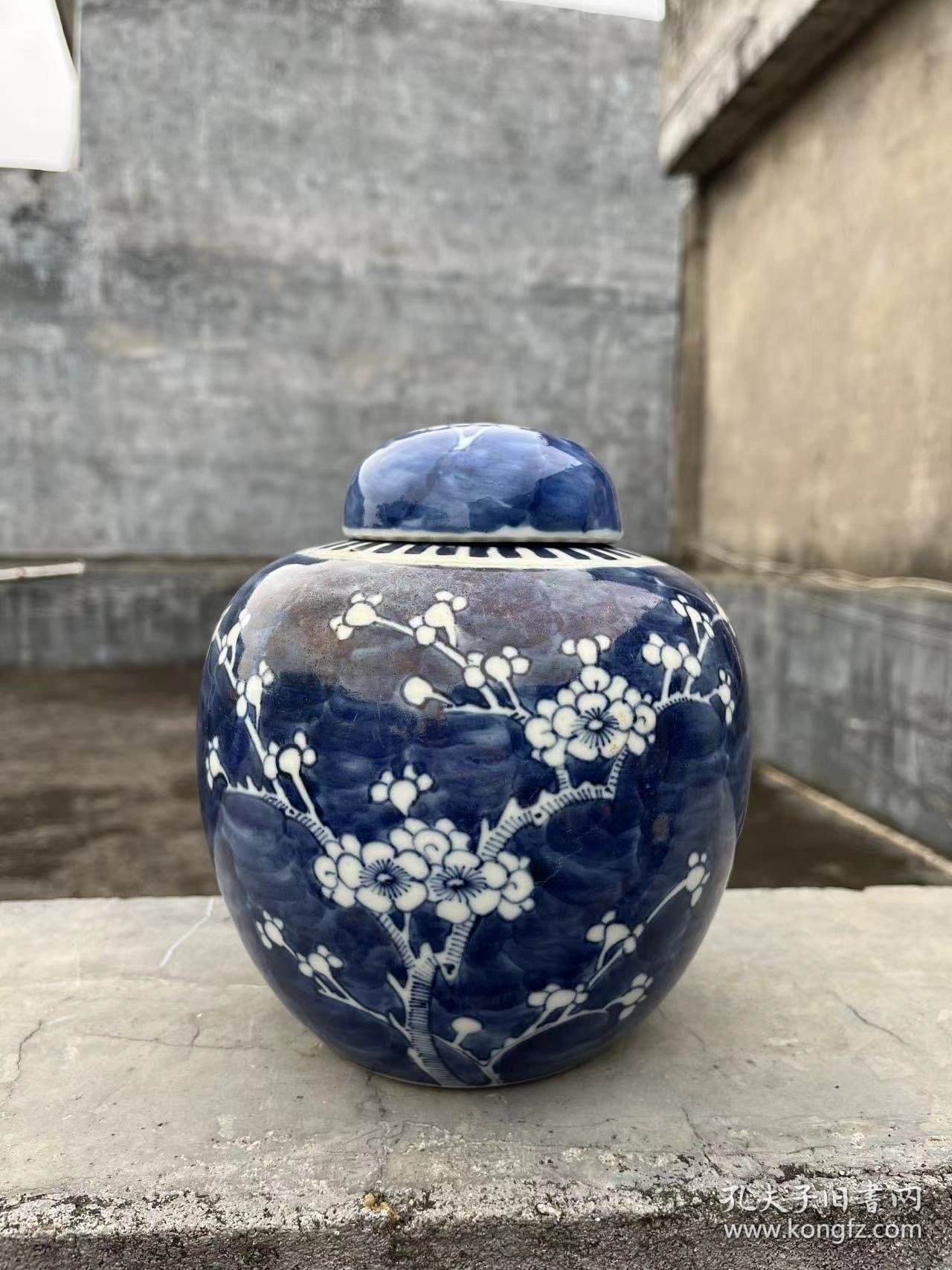 （已鉴真）晚清青花留白冰梅罐，大号的，含盖子18.2cm，不含盖16cm，画的特别细路，带花苞非一般版本，带原装原盖，全品。你值得拥有！