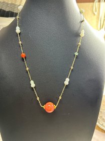 天然南红玛瑙设计款14k包金夏日锁骨链配珠翡翠什么的  戴上绝绝子了。