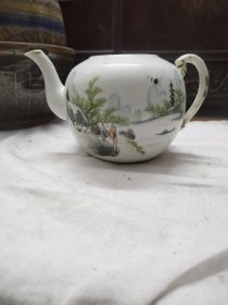 民国时期名家粉彩山水茶壶