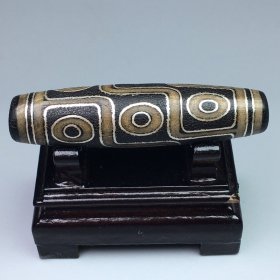 藏传极品瑬银九眼龙纹风化老天珠,材质，玛瑙玉髓，尺寸58.0×14.5左右，
