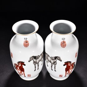 清乾隆郎世宁绘珐琅彩骏马纹灯笼瓶 高34厘米 宽18厘米