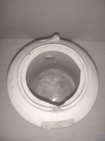 手绘人物提梁壶筒子一个，可做笔筒
