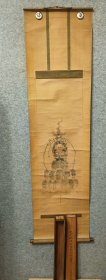 僧正云阿由安政七年(1860年)正月十日由尊寿院授得的一幅千金万宝齐来大黑天尊 原配老桐木盒装日本回流书画轴挂轴 纵150Cm横40Cm，真实纯手绘品，老纸本纸裱，木轴全(已包浆出油，这个成色第一次看到)，天杆有微开。  安政已未腊月甲子日绘 隔年由云阿所请，并裱 画中大黑天财箱如山  福袋如靠   宝珠在顶 ，够富有够宝藏。编号(HF盒38)