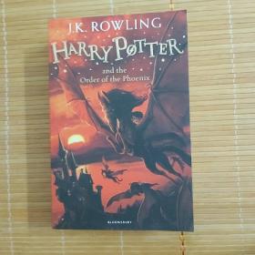 Harry Potter and the Order of the Phoenix《哈利波特与凤凰社》，32开，平装，799页，J.K. Rowling，Bloomsbury出版，英文原版