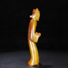 旧藏 和田玉人，玉质细腻油润，包浆老道 尺寸 长 5.2厘米，宽 3.8厘米，高 19厘米，重 469克！