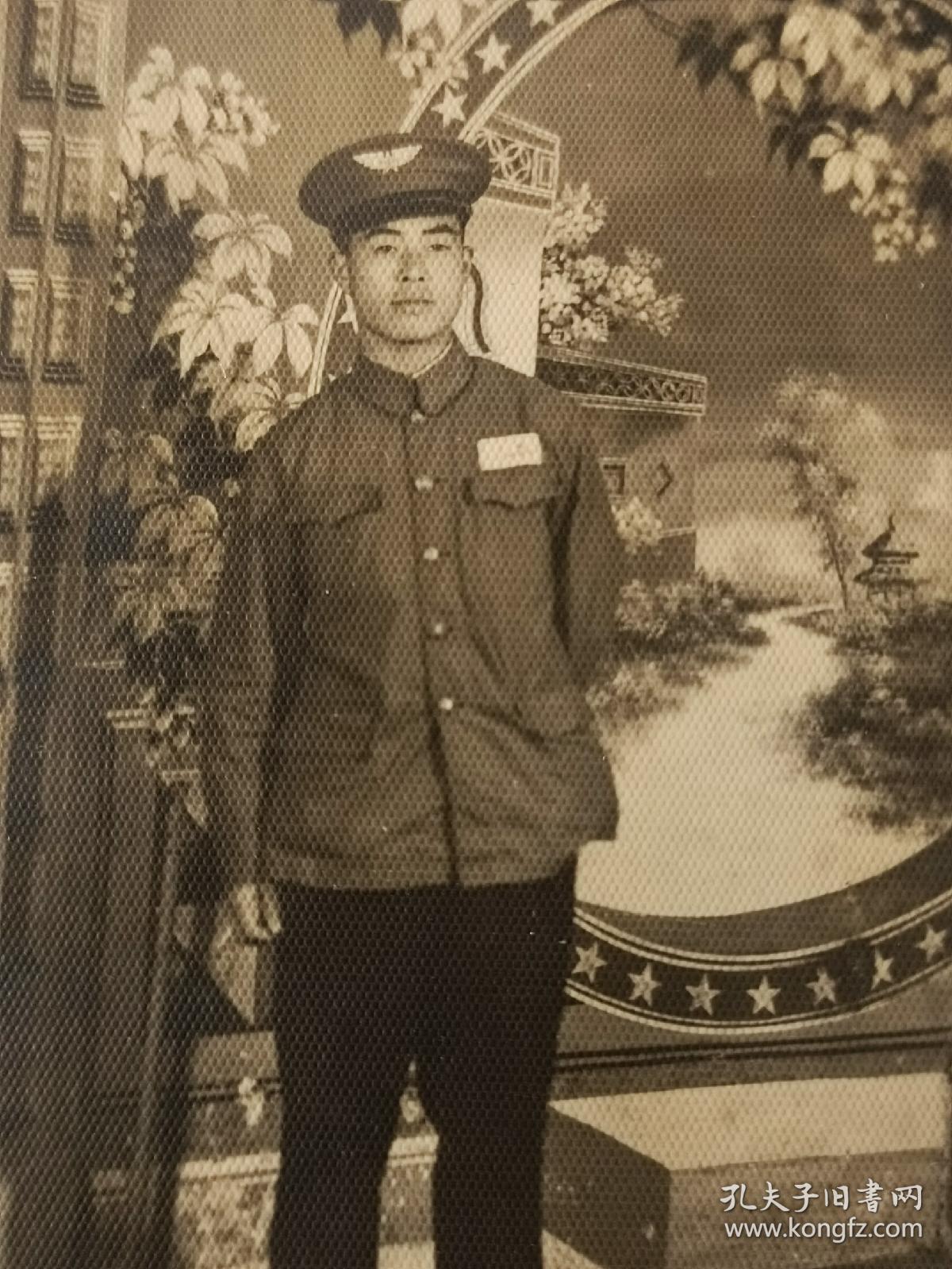 五十年代一张空军军官老照片